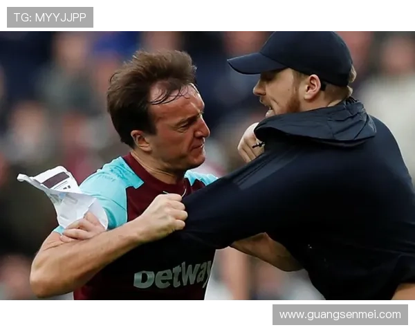 西汉姆联俱乐部新赛季阵容调整与转会动态全面解析引发球迷高度关注